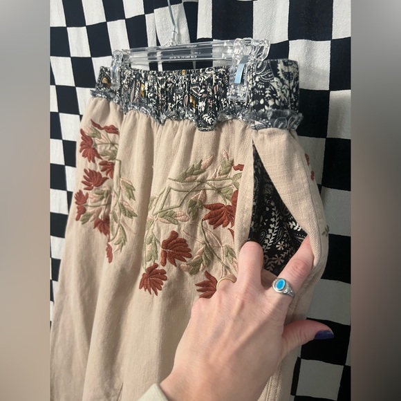 Blue Velvet whimsical embroidered joggers - Picture 6 of 16